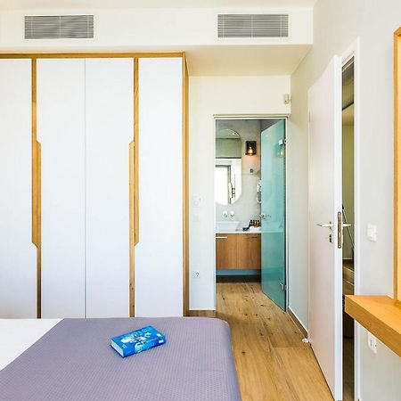 Villa Amelia I Free 9 Seater Mini Van & Pool Калатас Екстериор снимка